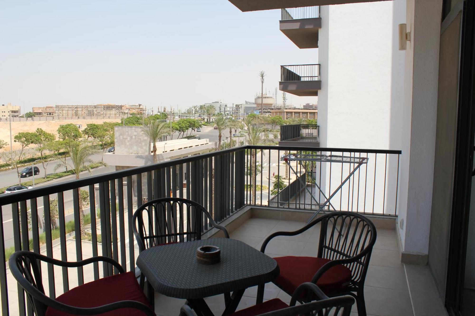 Hawker Stays! Elegant 2 Bedroom In Festival Apartment Cairo